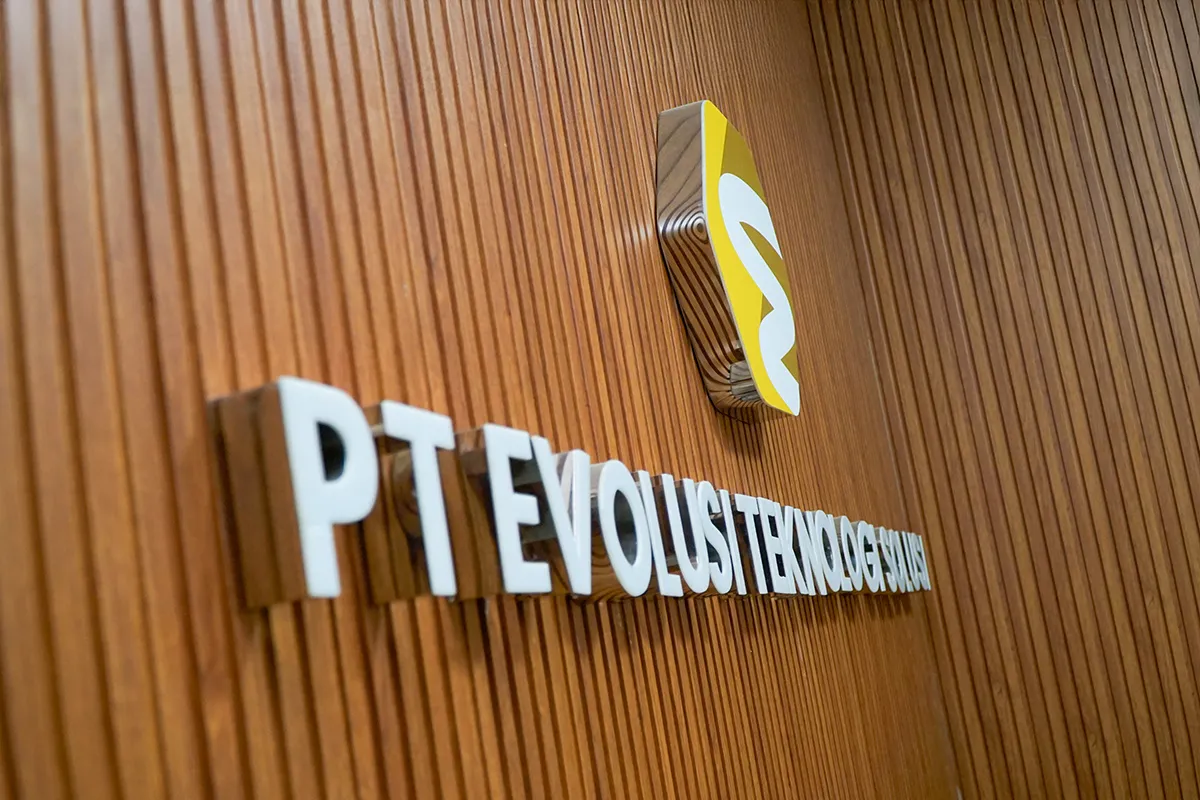 Evoteks IT Coonsultant Office Environment